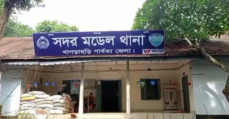 বালিশচাপায় ২ বছরের শিশুকে হ ত্যা র অভিযোগে মা আ ট ক