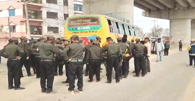 ব্রাহ্মণবাড়িয়ায় বাস দু র্ঘ ট না য় ১১ আনসার সদস্য আ হ ত