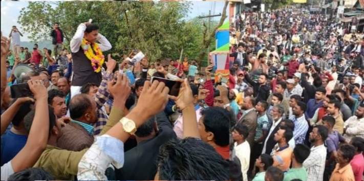 হাজারো জনতার ভালোবাসায় সিক্ত এডভোকেট রনজিত সরকার