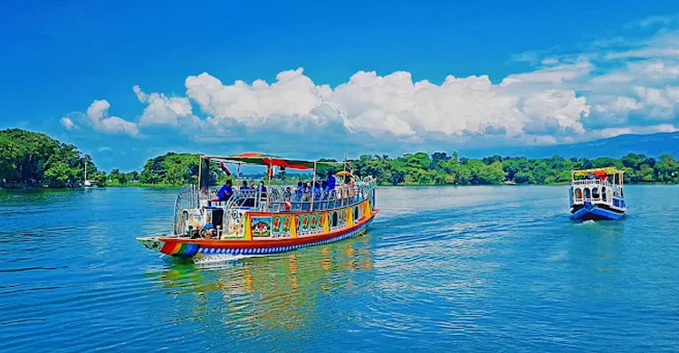 টাঙ্গুয়ার হাওরে পর্যটকবাহী সকল নৌকায় নাম্বারিং করতে হবে