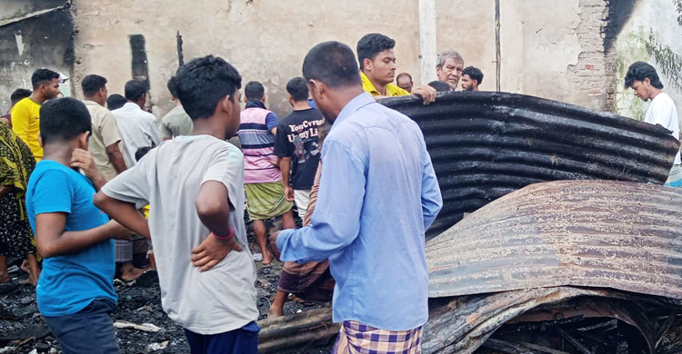 লাখাইয়ে আ গু নে পু'ড়'ল ৫ দোকান