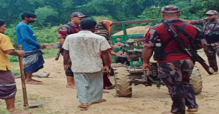 বন্ধ হচ্ছে না মহিলা মেম্বার লিজার বালু বানিজ্য