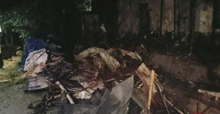 আজমিরীগঞ্জে অ গ্নি কা ন্ডে তিনটি ঘর পু*ড়ে ছাই 