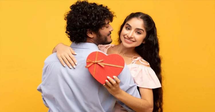 প্রিয়জনকে জড়িয়ে ধরার দিন আজ