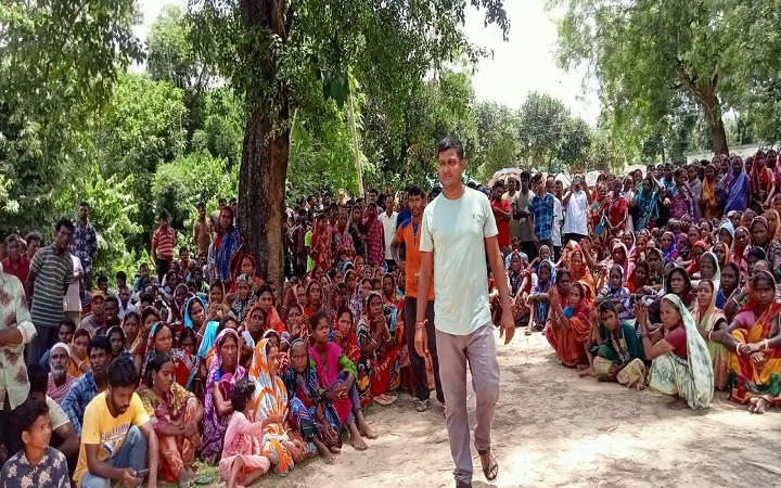 মাধবপুরে চা বাগানে মজুরি না দেওয়ায় শ্রমিক অ*সন্তোষ, ব্যবস্থাপকের বাংলোতে তালা