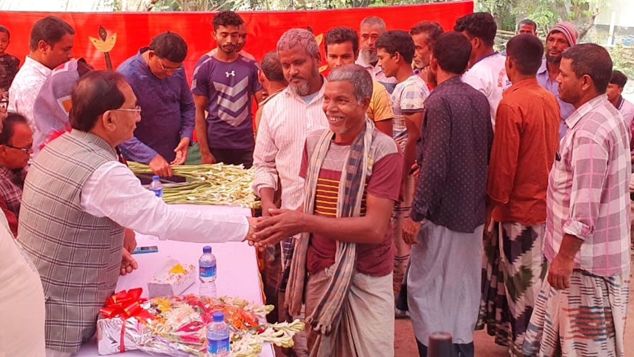 আওয়ামী লীগে যোগ দিলেন বিএনপির ৫০ নেতাকর্মী