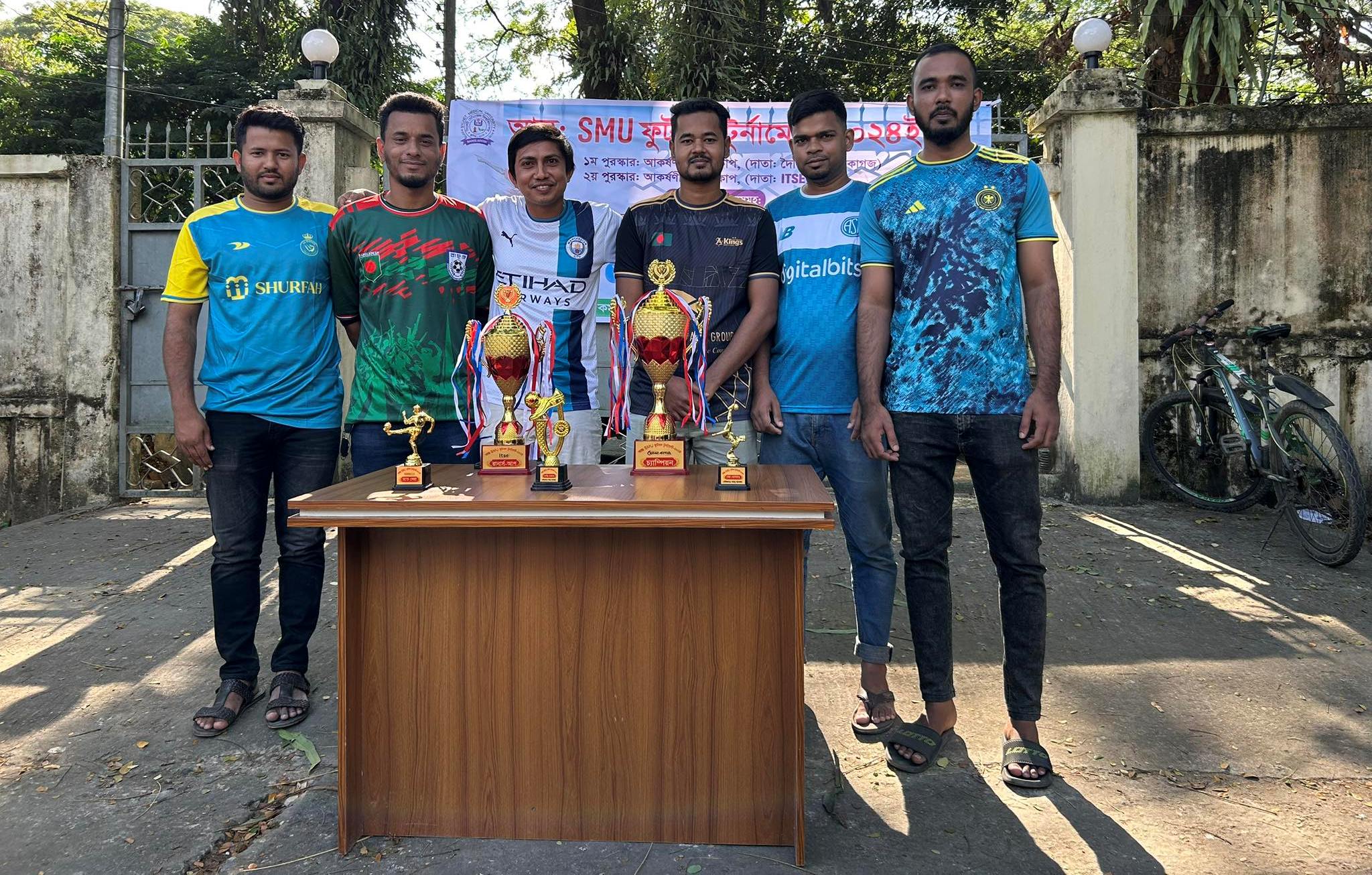 আন্তঃসিলেট মেডিকেল বিশ্ববিদ্যালয় ফুটবল টুর্নামেন্টের ট্রফি উন্মোচন