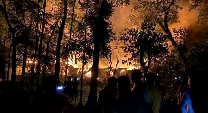 শান্তিগঞ্জে অ*গ্নিকাণ্ডে মুদি দোকানসহ ১০ বসতঘর পু*ড়ে ছা*ই
