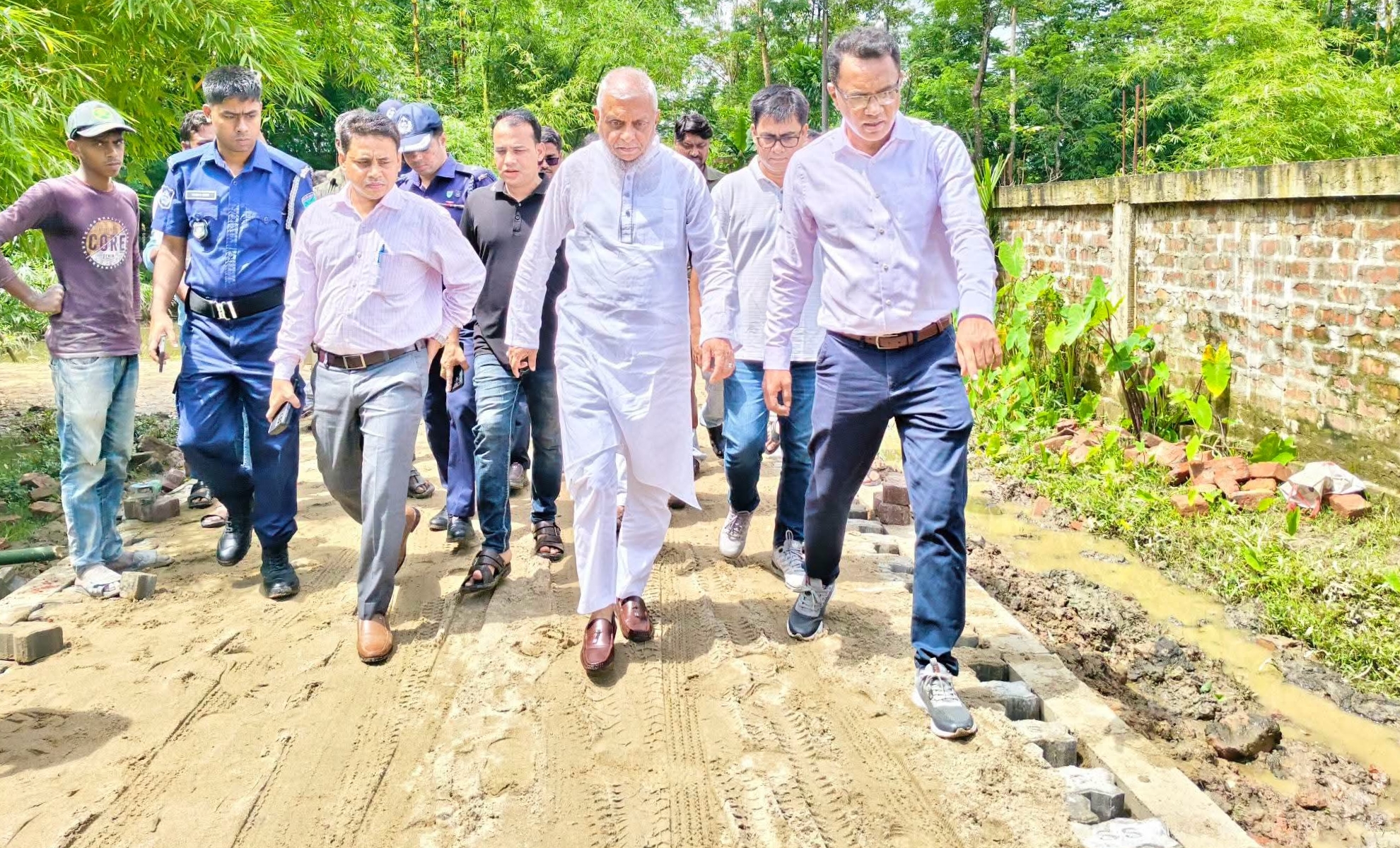 টেকসই সড়ক নির্মাণে আরসিসির বিকল্প নেই: গোয়াইনঘাটে শ্রমমন্ত্রী