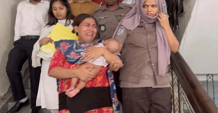 সিজারের ক্ষত শুকানোর আগে দেড় মাসের শিশু নিয়ে কারাগারে যুব মহিলা লীগ নেত্রী