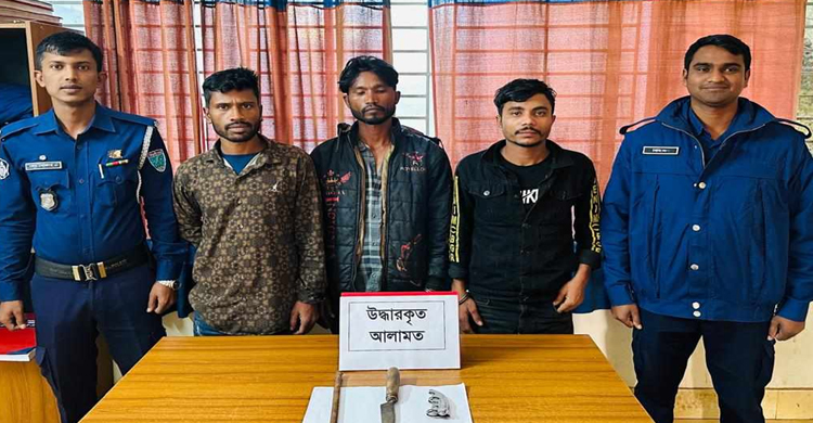 মাধবপুরে ৩ ছি ন তা ই কা রী আ*টক