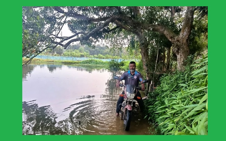 মাধবপুরে পানির নিচে রাস্তা  চরম ভো*গান্তিতে ৮ গ্রামের মানুষ
