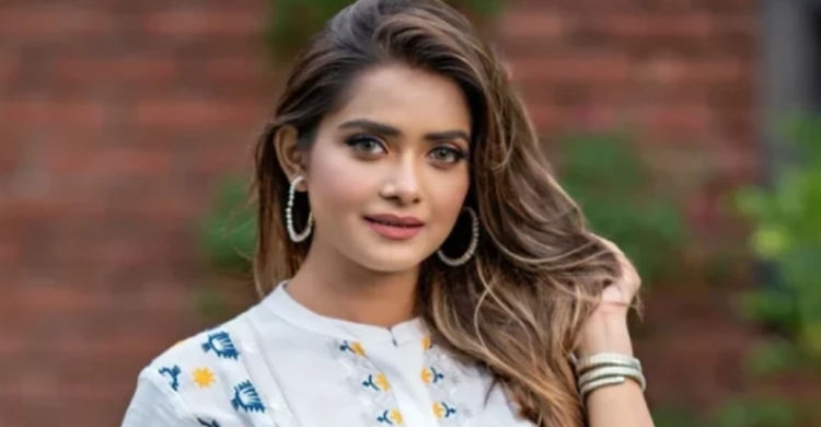 ফ্যাশন ডিজাইনারকে হ*ত্যার হু ম কি, তানজীন তিশার বিরুদ্ধে আদালতে মা ম লা