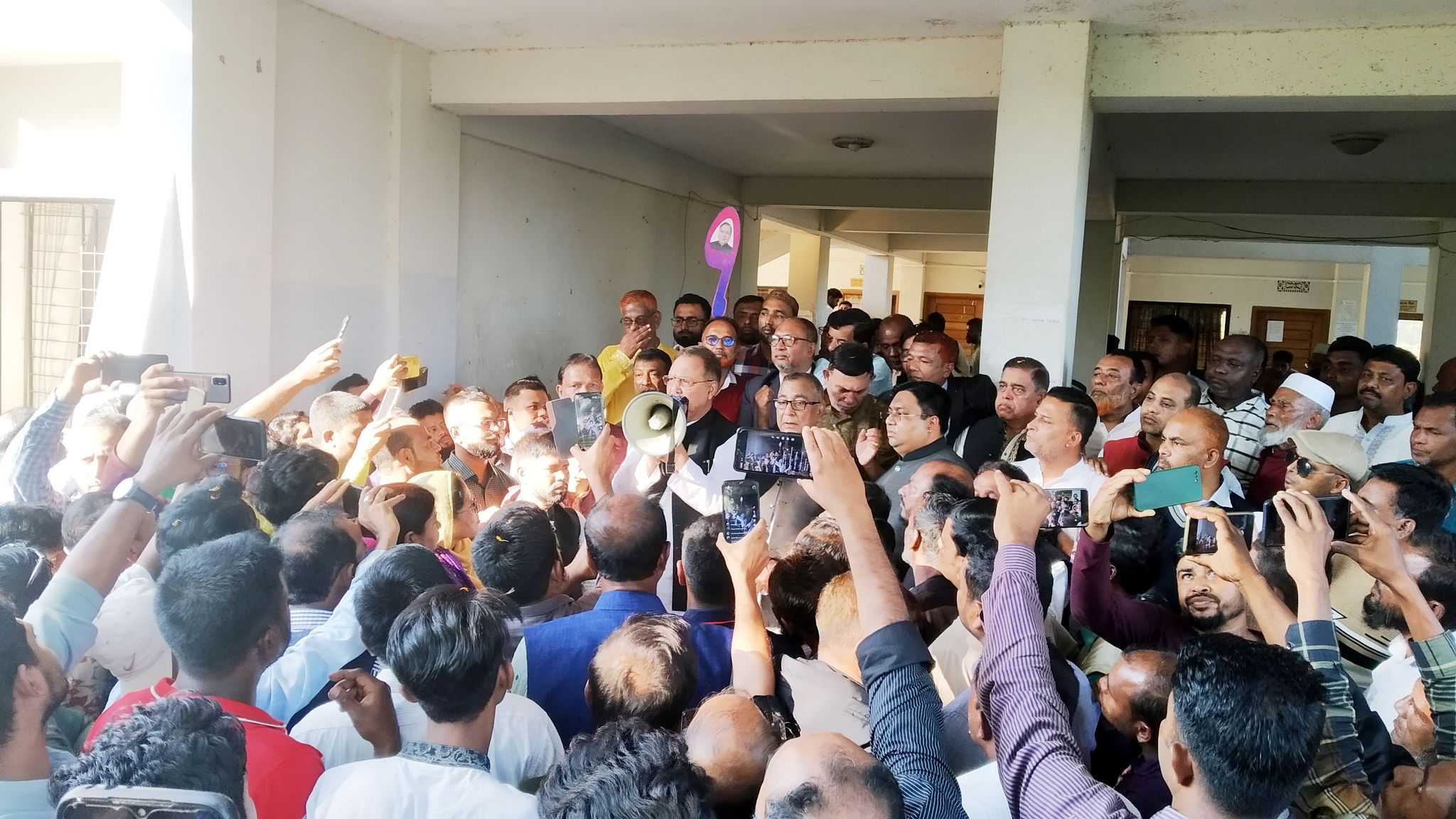লাখো মানুষের ভালোবাসায় সিক্ত আব্দুস শহীদ
