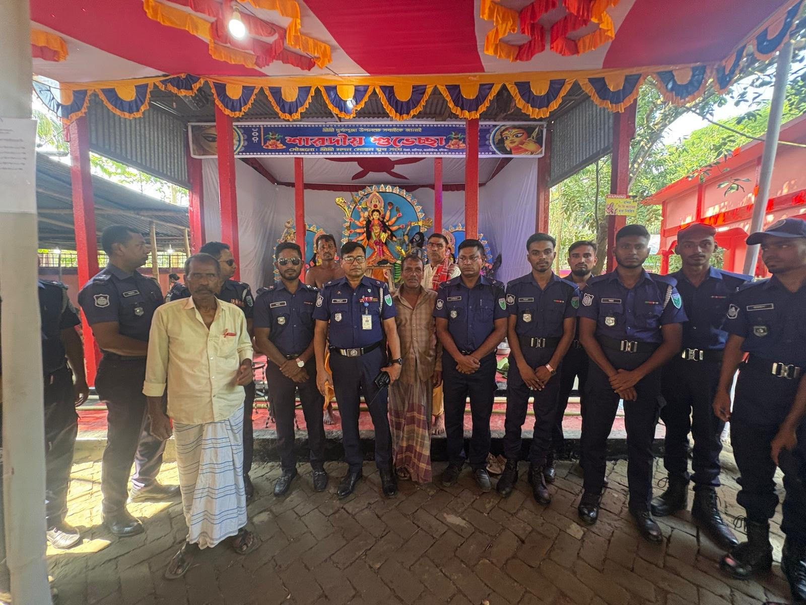 দুর্গোৎসব ঘিরে আজমিরীগঞ্জে পুলিশের কঠোর নিরাপত্তা
