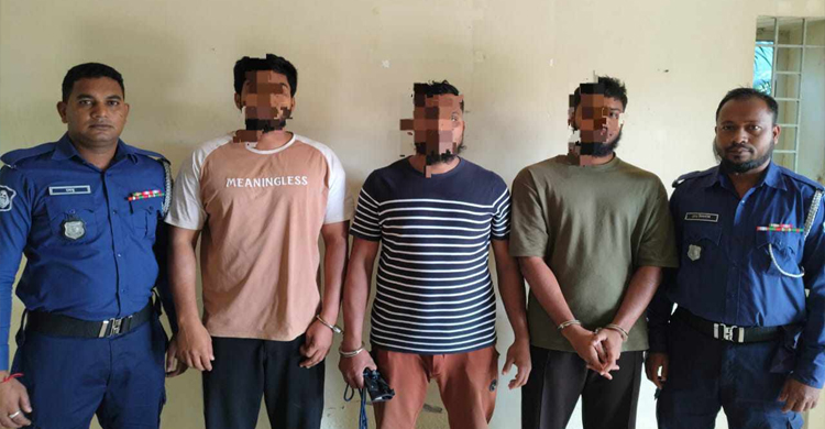 বড়লেখায় দোকান ভাং চু র, তরুণ-তরুণীরদের হে*নস্তা: ৩ যুবক কা রা গা রে