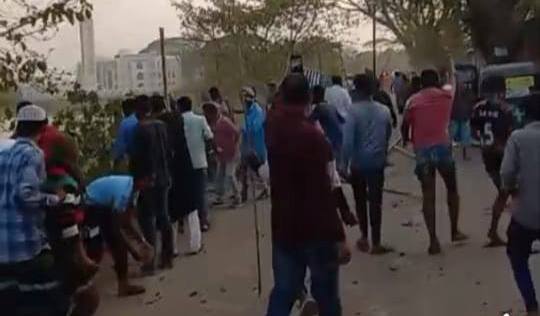 আজমিরীগঞ্জে সং*ঘর্ষে আ*হত ৩০, যানবাহনে অ*গ্নিসংযোগ