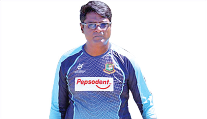 হেড কোচের দায়িত্ব নিয়ে ফিরছেন নাভেদ নেওয়াজ