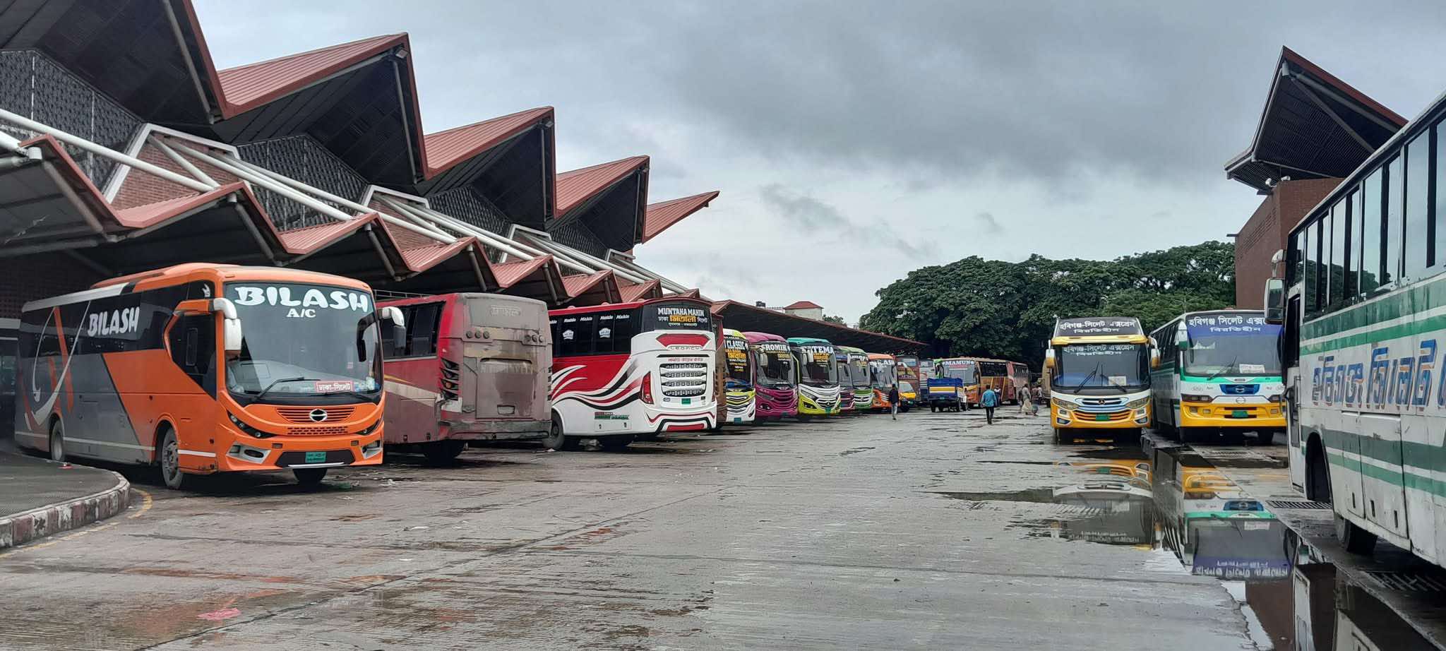 ছয় দাবিতে সিলেটে চলছে পরিবহন শ্রমিকদের কর্মবিরতি