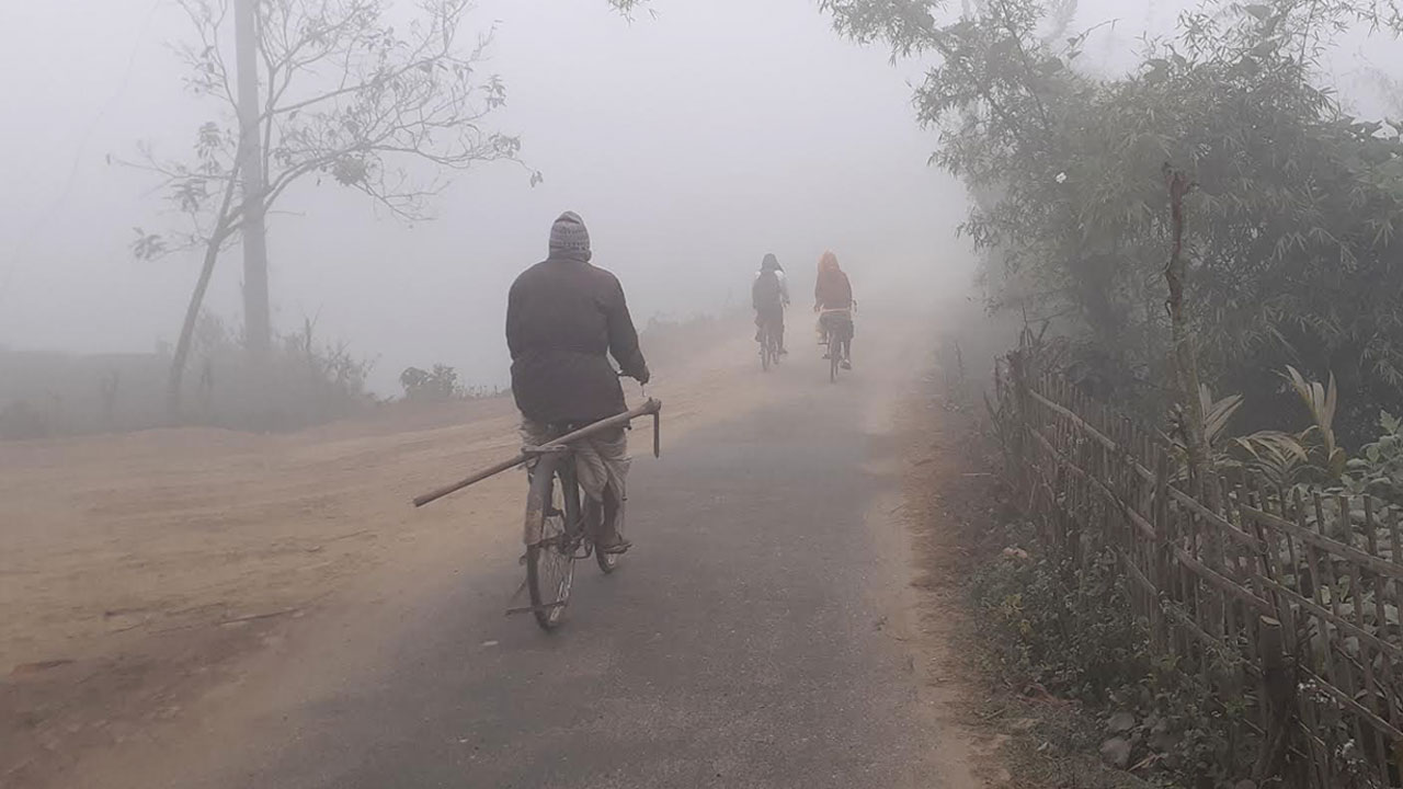 পঞ্চগড়ে মিলছে না সূর্যের দেখা, দুর্ভোগে জনজীবন