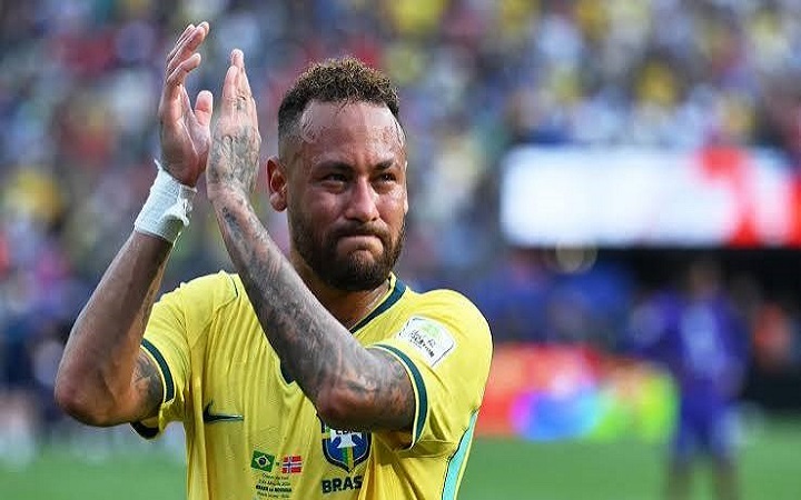 &lsquo;নেইমার শুরু থেকে খেললে ম্যাচের চিত্র ভিন্ন হতে পারত&rsquo;-কোচের সিদ্ধান্তে সমর্থকদের সমালোচনা