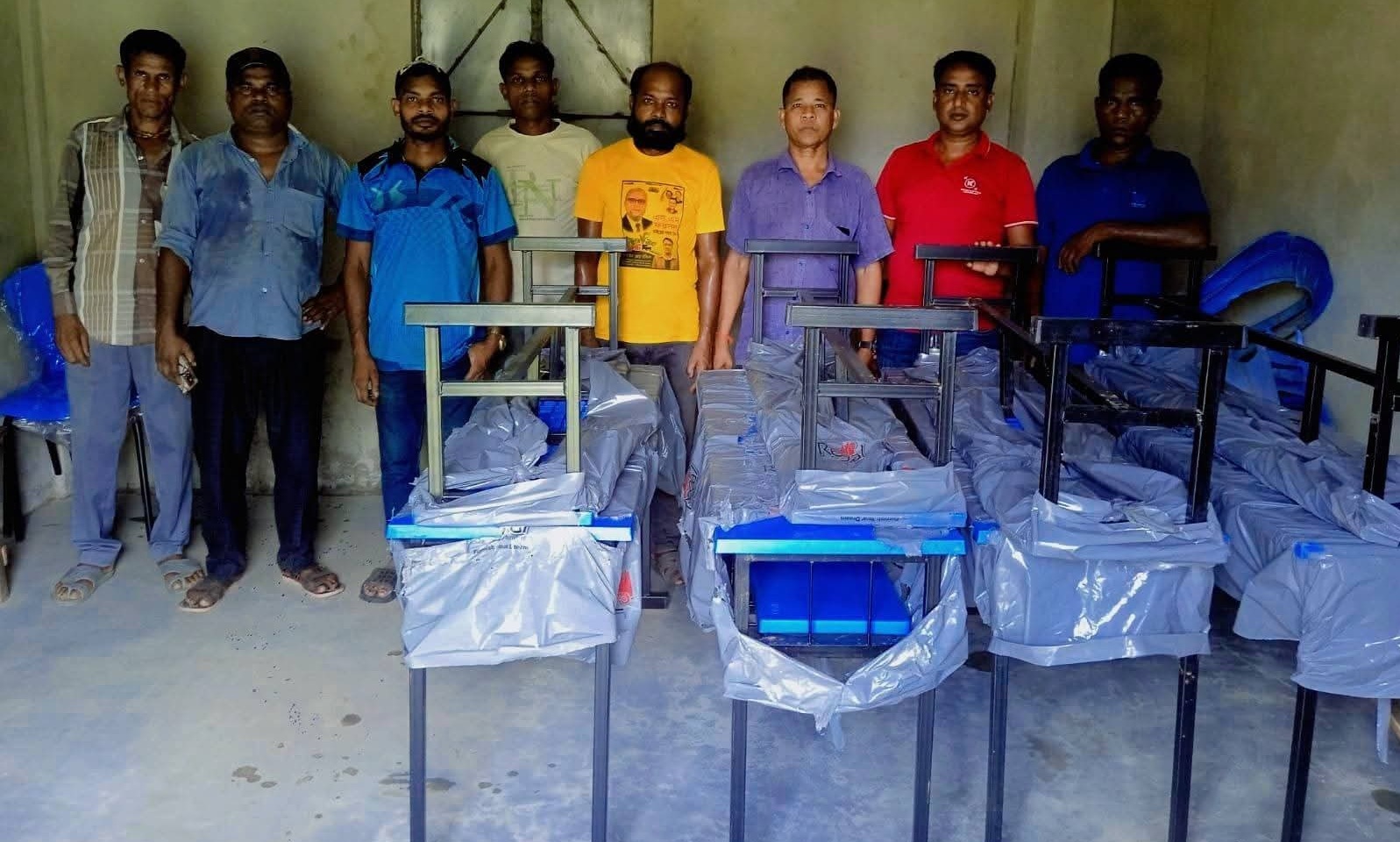 মাধবপুরে এমপির বিশেষ বরাদ্দে শিক্ষা উপকরণ প্রদান