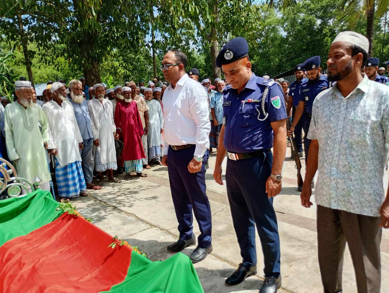মাধবপুরে রাষ্ট্রীয় মর্যাদায় মুক্তিযোদ্ধা মোতাববরের দাফন সম্পন্ন