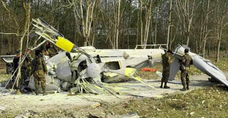 মিয়ানমারে বিদ্রোহীদের গুলিতে হেলিকপ্টার বিধ্বস্ত হয়ে নিহত ৫