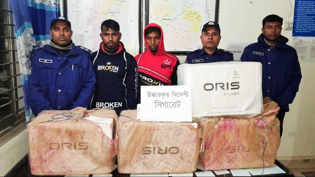 কমলগঞ্জে বিদেশি সিগারেটসহ আ ট ক ২ 
