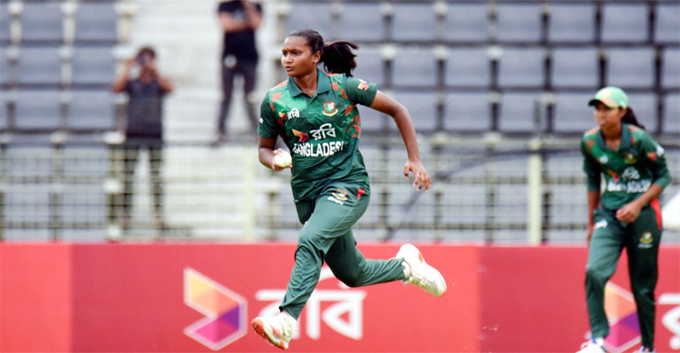 ১৪ বছর বয়সেই জাতীয় দলে অভিষেক হলো বাংলাদেশি পেসারের