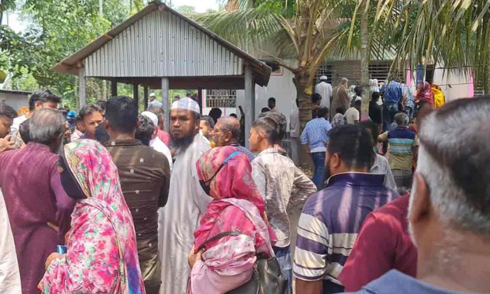 একই পরিবারের ৫ জনকে গলা কে'টে হ'ত্যা