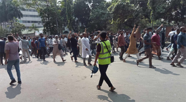 ব্যারিকেড ভেঙে সমাবেশস্থলে ঢুকলো জামায়াতকর্মীরা