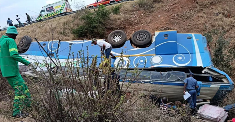 দক্ষিণ আফ্রিকায় ভয়াবহ বাস দুর্ঘটনায় নি হ ত ৪২