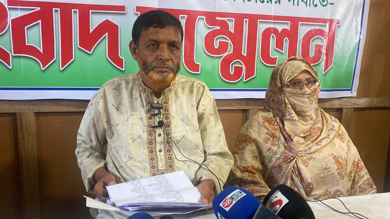 বি এন পি নেতাদের চাঁ*দা না দেওয়ায় মা রধ রে র অভিযোগ সাবেক সে*না সদস্যের