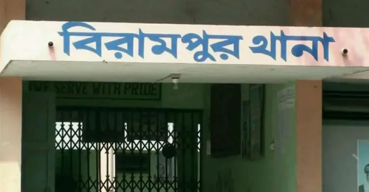 মর্মান্তিক সড়ক দু র্ঘ ট না য় প্রা ণ গেল মা-ছেলের