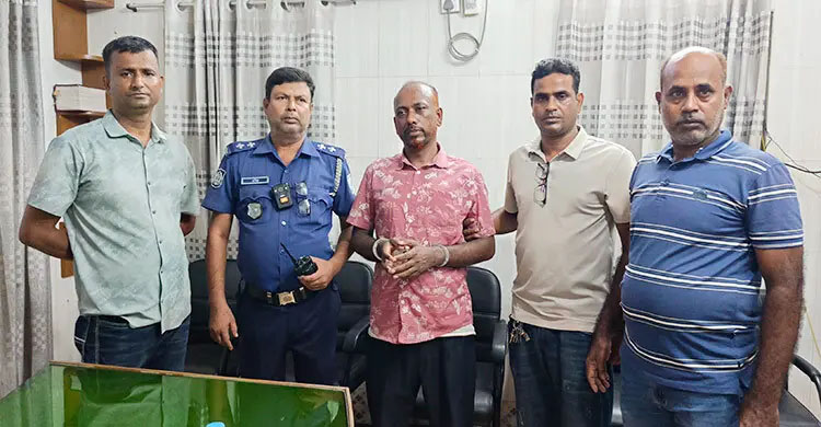হাতকড়াসহ পালানো আ&rsquo;লীগ নেতা ৮ ঘণ্টা পর আ ট ক