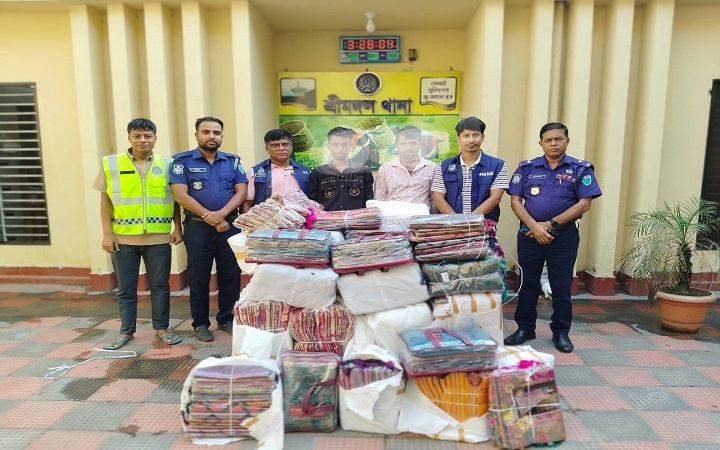 শ্রীমঙ্গলে ১৩ লাখ ৫০ হাজার টাকার ভা/রতীয় শাড়ি জ/ব্দ, আ,টক ২