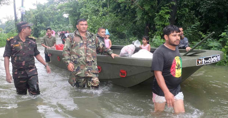 বন্যার্তদের উ দ্ধা র কার্যক্রমে সেনা মোতায়েন