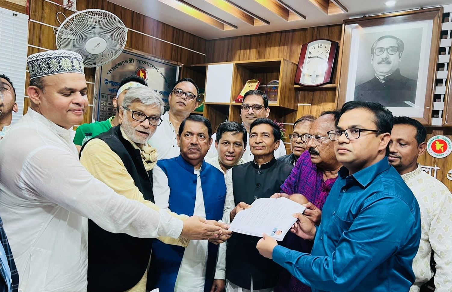 সুনামগঞ্জ-৩ আসনে মনোনয়নপত্র জমা দিলেন পরিকল্পনামন্ত্রী 
