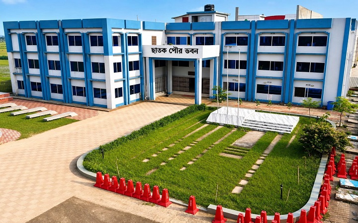 ছাতক পৌরসভায় নেই স্থায়ী সচিব  সেবায় ধীরগতি  বাড়ছে ক্ষো/ভ