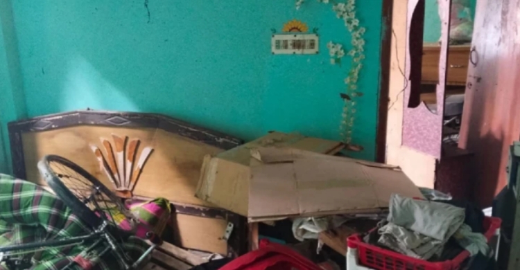 ভোর ৬টার বি স্ফো রণ: বরিশালে তিনতলা ভবনে তা ণ্ড ব