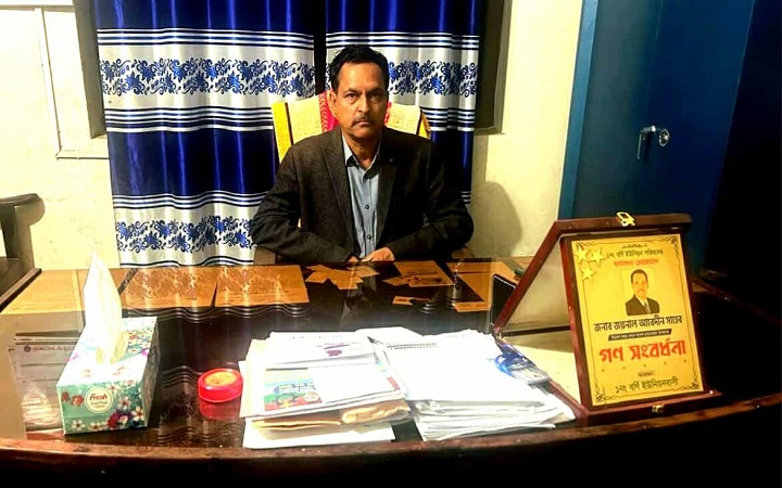 বড়লেখার হাওরখাল বিলে মাছ লু*টের ঘটনায় অপ*প্রচার: ইউপি চেয়ারম্যান জয়নাল আবেদিনের প্রতি*বাদ