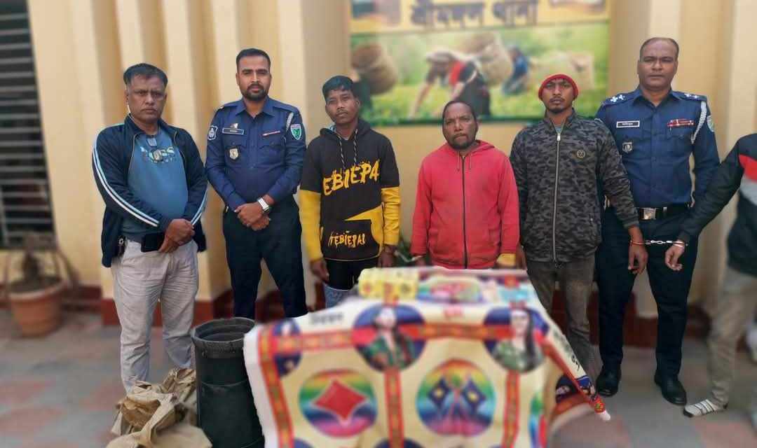 শ্রীমঙ্গলে জু য়া খেলার সরঞ্জামসহ ৩ জু য়াড়ি আ ট ক