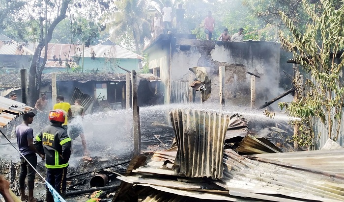 কমলগঞ্জে আগুনে পুড়লো ৬ ঘর