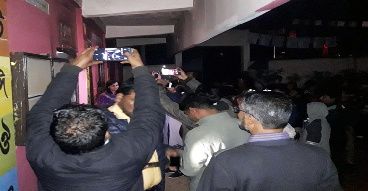 মৌলভীবাজারে ভোটকেন্দ্রে আগুন