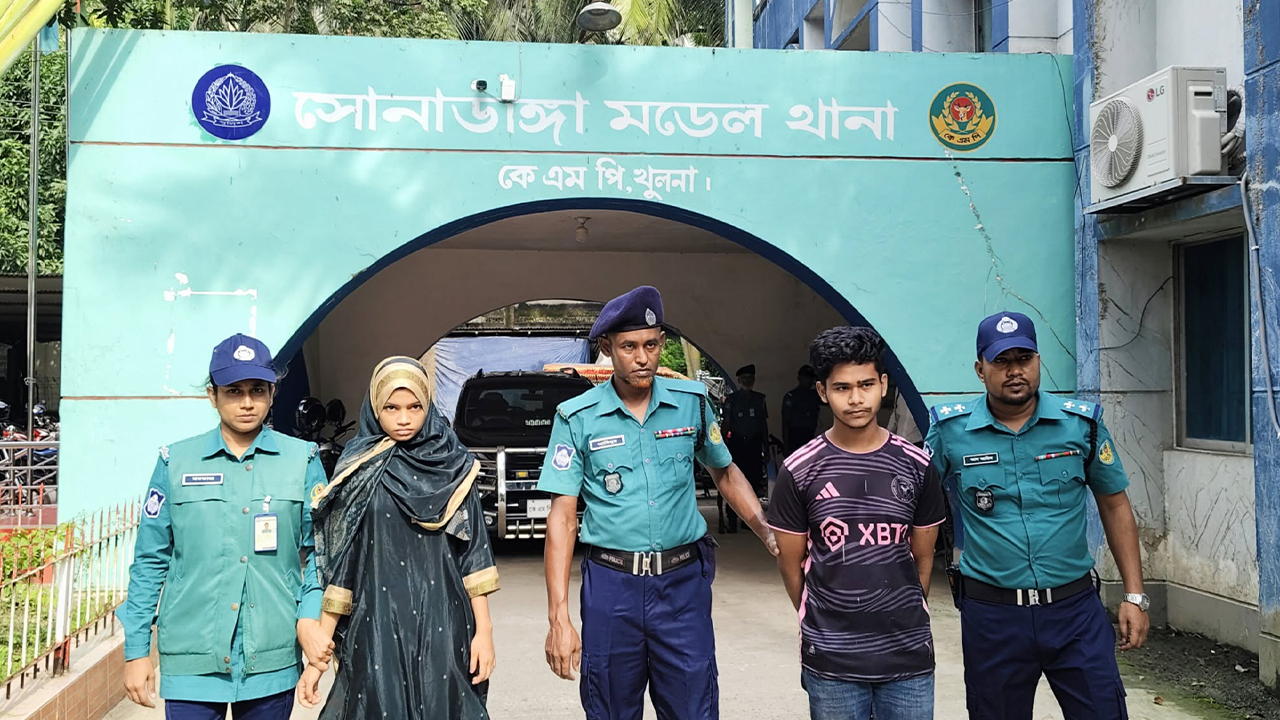 বাবা হ ত্যা য় কিশোর ছেলে ও ছেলের নববিবাহিত স্ত্রীর দায় স্বী কা র