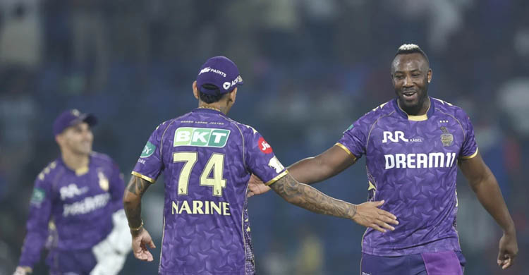 দিল্লিকে হারিয়ে টিকে রইলো কলকাতা