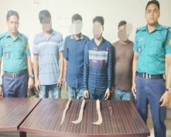 বন্দরবাজারে অস্ত্রসহ ৪ ডাকাত গ্রেফতার