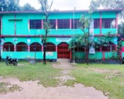 প্রধান শিক্ষক বিদ্যালয়ে না এসে সময় কাটান উপজেলা সদরে