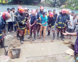 লামাবাজারে ড্রেনের ভিতর থেকে অজ্ঞাত ব্যক্তি উদ্ধার